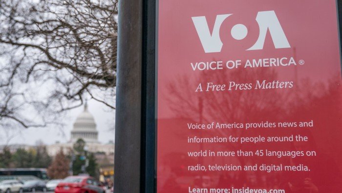 Os advogados da mídia alertam os cortes de Trump na voz da América, encorajar os autocratas