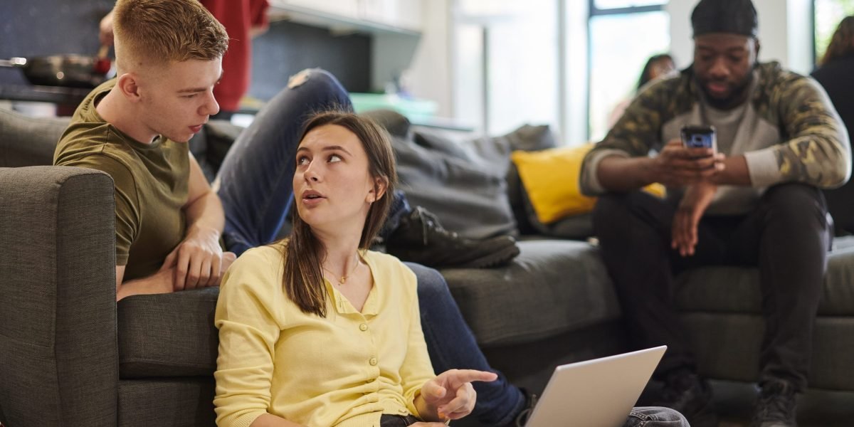 Os americanos da geração Z não têm o suficiente para cobrir um único mês de gastos