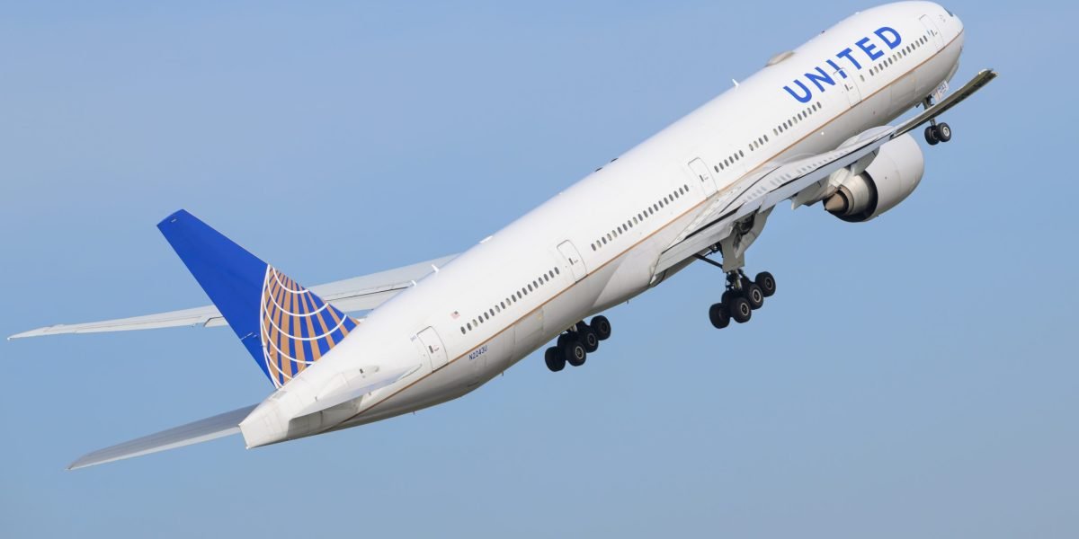 Os clientes da United fizeram um voo de duas horas para nenhum lugar depois que um piloto esqueceu seu passaporte e teve que virar o avião ligado à China de volta a São Francisco