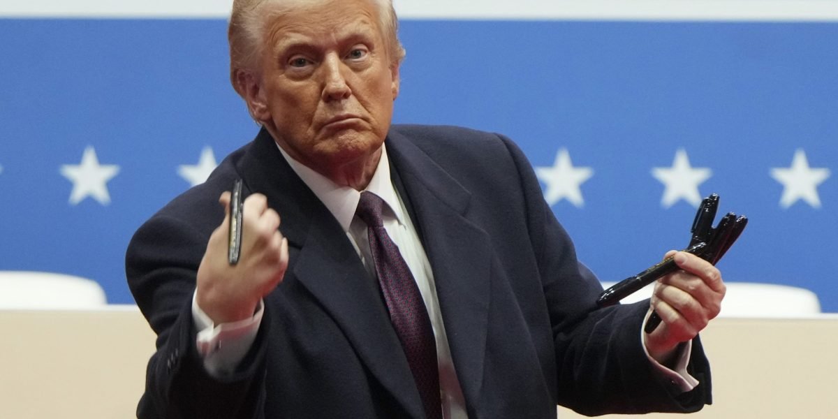 Quase metade dos líderes da empresa diz que planeja manter suas políticas dei, apesar da reação a Trump-Builled