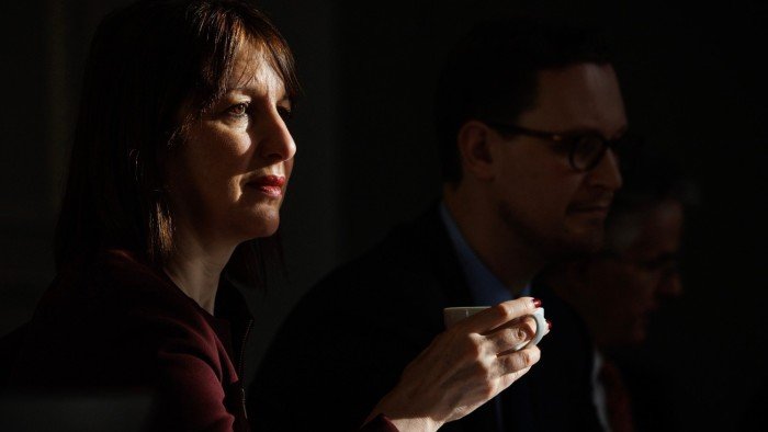 Reeves não aumentarão os impostos na declaração de primavera, dizem funcionários