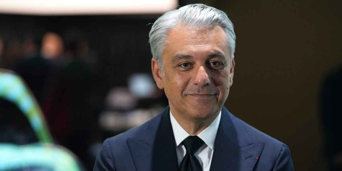 Renault e Nissan concordam em soltar a aliança quando a montadora japonesa se encontra com problemas financeiros