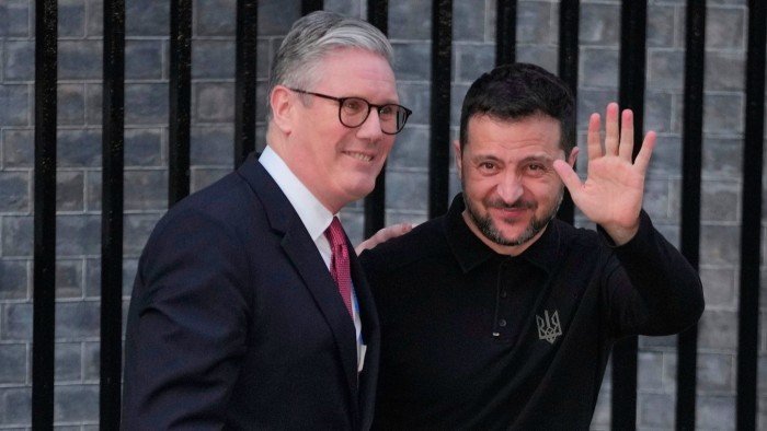 Starmer dá as boas -vindas a Zelenskyy em Downing Street após um conflito de Trump em machucado