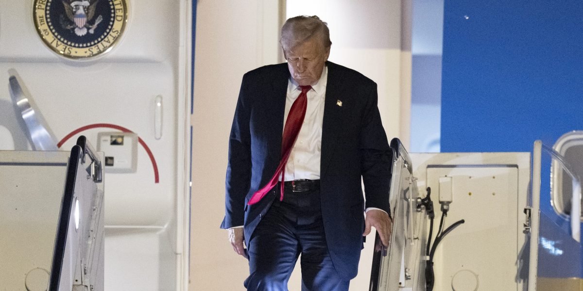 Trump chama a lei do século 18 para declarar invasão por gangues e deportações de velocidade - potencialmente dando um impulso à imigração