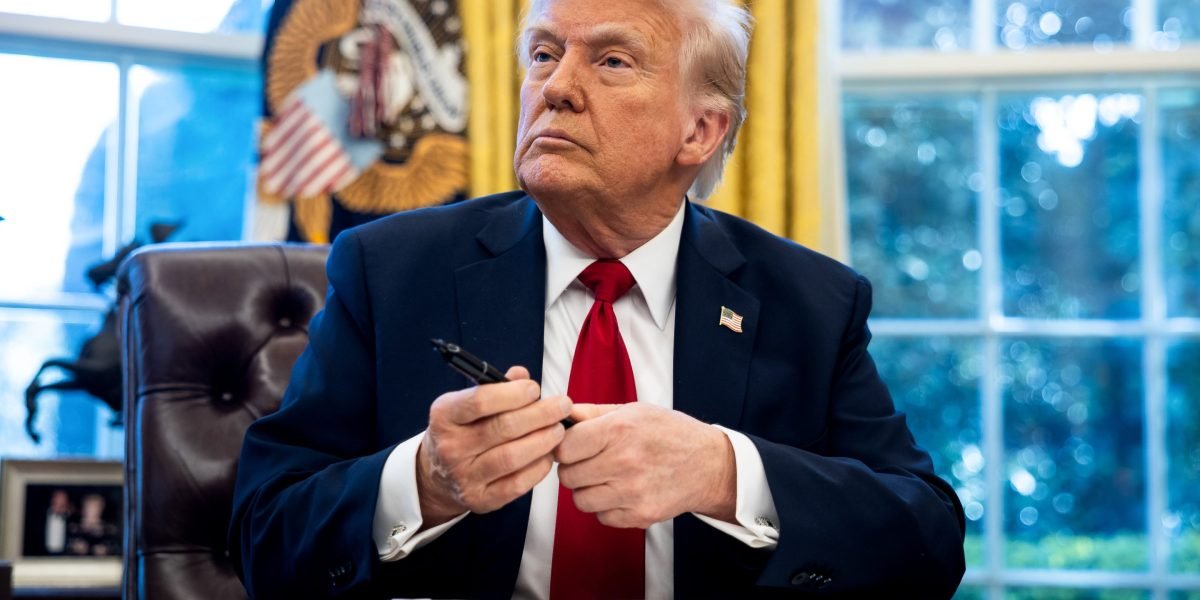 Trump está conscientemente direcionando a economia para fora do penhasco com tarifas