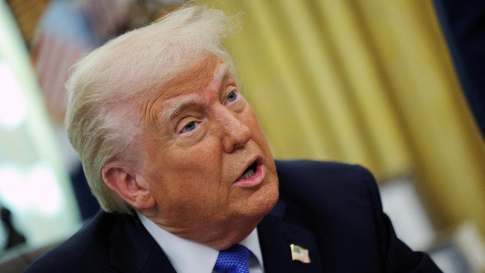 Trump para atingir países que compram petróleo venezuelano com 25 % de tarifa