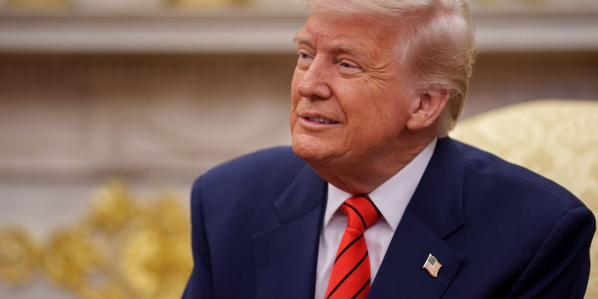 Trump sugere a 'flexibilidade' nas tarifas recíprocas enquanto se apagando em mais 'exceções'