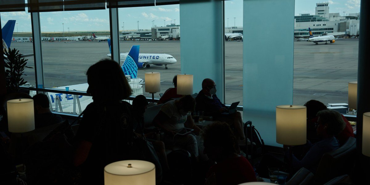 United Air Hikes Airport Lounge Taxas na tentativa de conter a superlotação