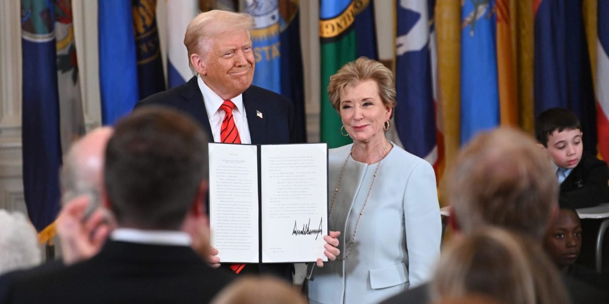 'Vamos encontrar outra coisa para você, Linda': a secretária de educação de Trump tem a tarefa de se afastar de um emprego