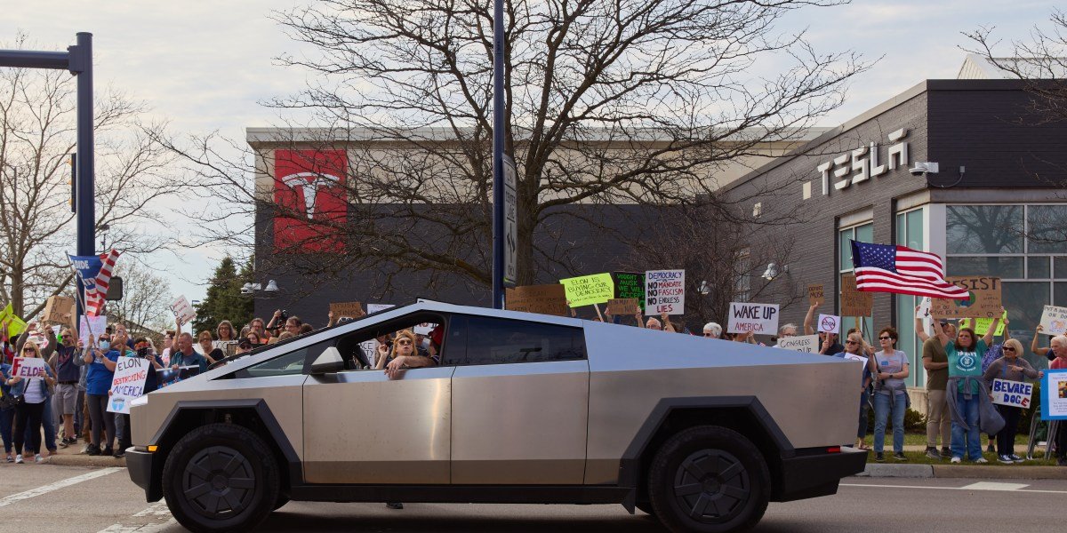 A Tesla compartilha que mergulham abaixo do nível de 'Never That Cheap' de Lutnick