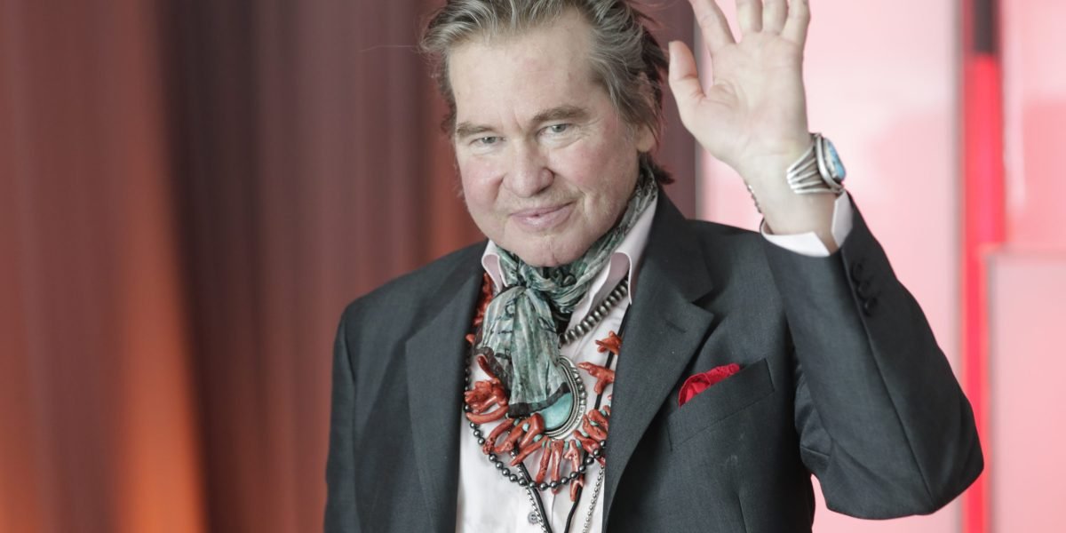 A estrela de 'Top Gun', Val Kilmer, morreu de pneumonia aos 65 anos. Aqui estão os sintomas comuns, mas perigosos