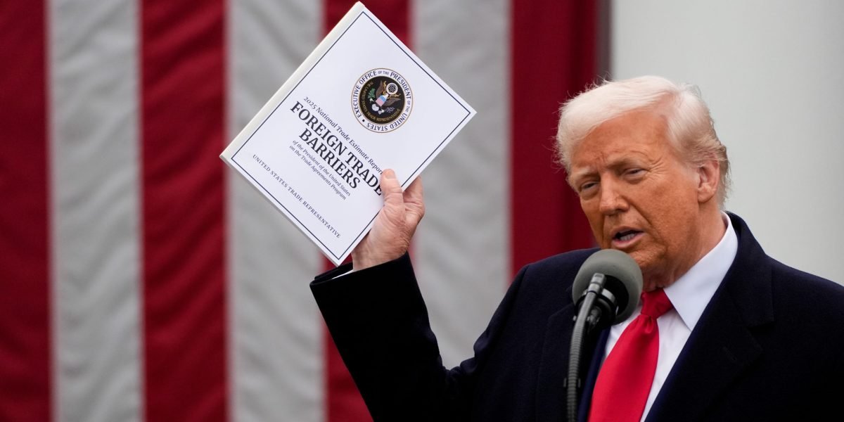 A fórmula tarifária de Trump usou o valor errado em seus cálculos, diz o think tank conservador. "Essa coisa toda foi fraudada."