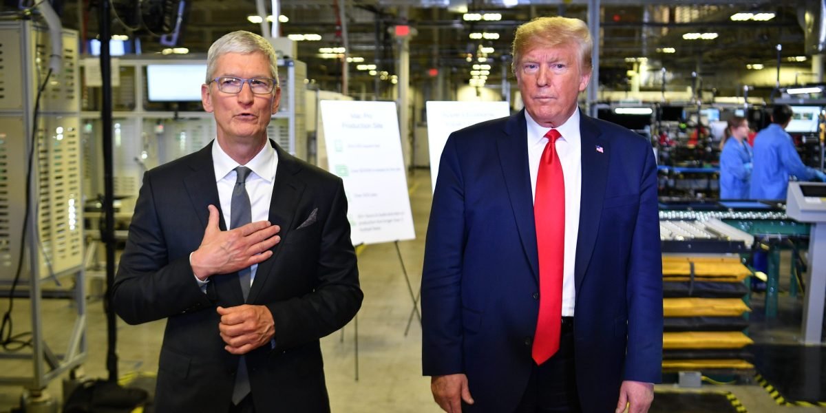 A guerra comercial de Trump levou uma mordida de US $ 700 bilhões da Apple, enquanto as pessoas acordam para a realidade de quão caro um iPhone ficará sob as novas tarifas