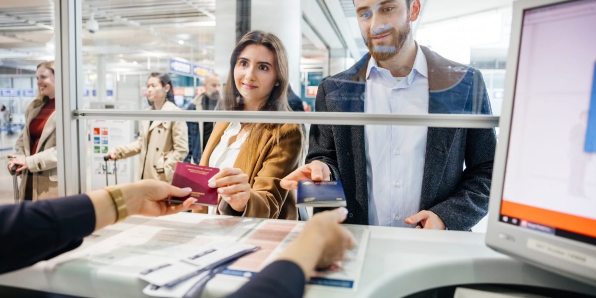 A partir de hoje, os visitantes europeus agora precisam comprar uma licença de inscrição para entrar no Reino Unido