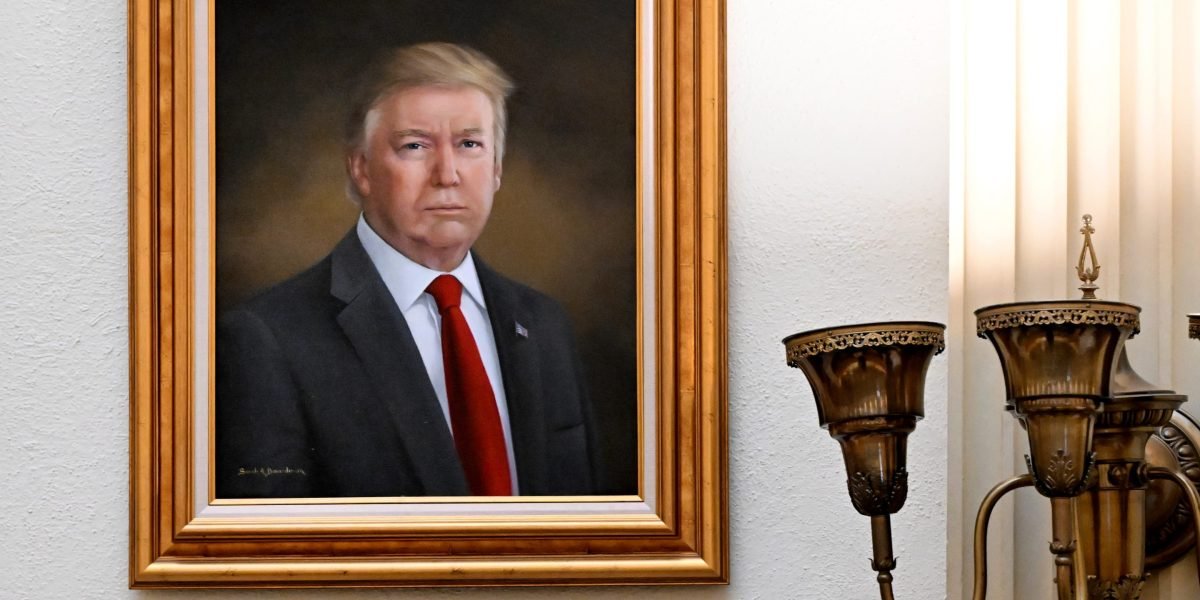Artista do retrato 'distorcido' diz que a queixa de Trump está prejudicando seus negócios por mais de 41 anos