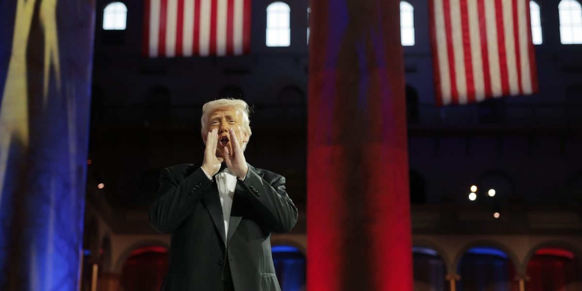 As tarifas do 'Dia da Libertação' de Trump estão agora em vigor - e a Ásia está levando o mais atingido