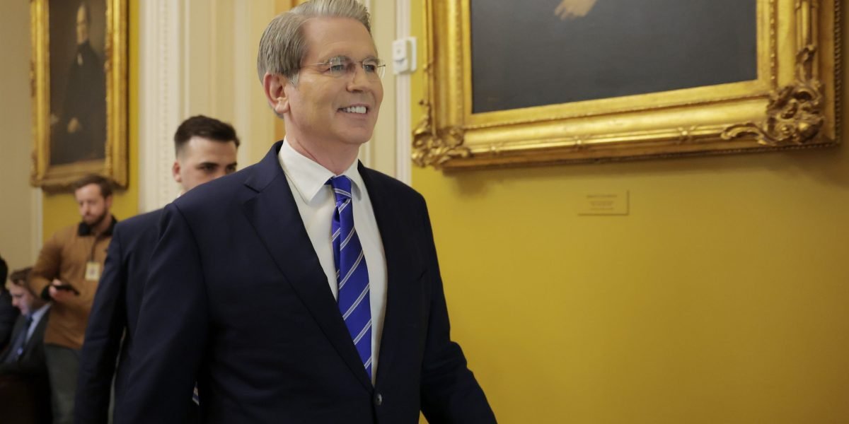 Bessent Strikes desafiou o tom tarifário enquanto ele rejeita a recessão dos EUA