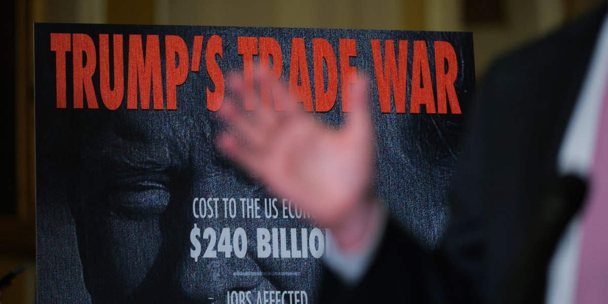 Como as tarifas de Trump se comparam à Lei Smoot Hawley?