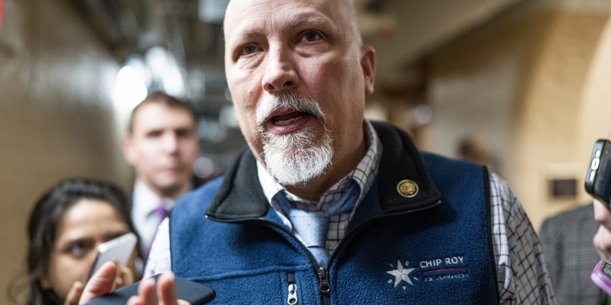 'Estou cansado da falsa matemática no pântano': os republicanos conservadores da Câmara estão paralisando a ação de incentivos fiscais de Trump e reduções de gastos