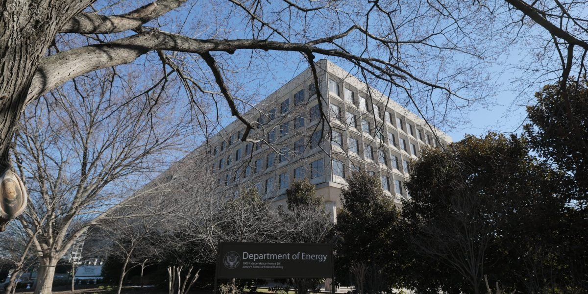 Funcionários de bombas nucleares na lista de 'não essenciais' de 8.500 trabalhos da Agência de Energia