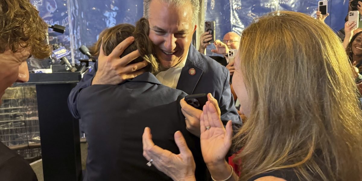 O Partido Republicano ganha 2 eleições especiais da Flórida em fortalezas Trump, mas em cerca de 10 pontos a menos que em 2024