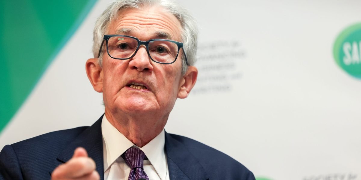 O presidente do Fed, Jerome Powell, diz que as tarifas de Trump têm 'provável que aumente a inflação' e os efeitos econômicos possam ser 'significativamente maiores' do que o esperado