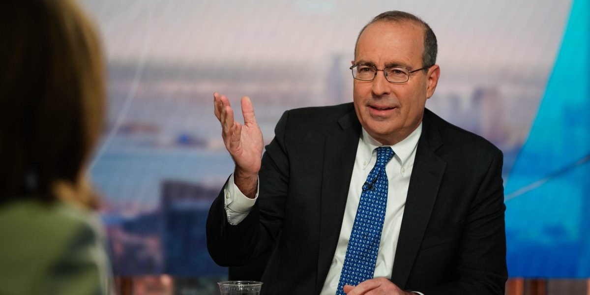 O presidente do Fed de Richmond, Tom Barkin, diz que os cortes de taxas podem ser adiados pelas tarifas