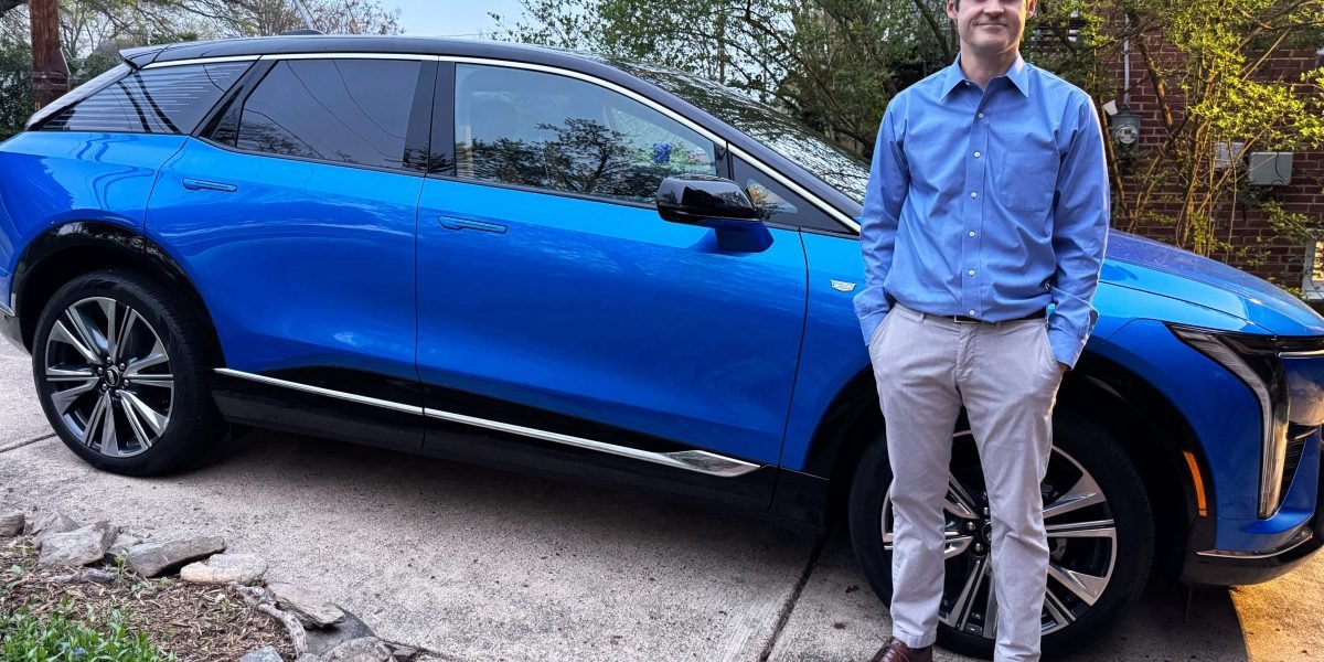 Os consumidores lutam para comprar itens de bilhete antes que as tarifas entrem