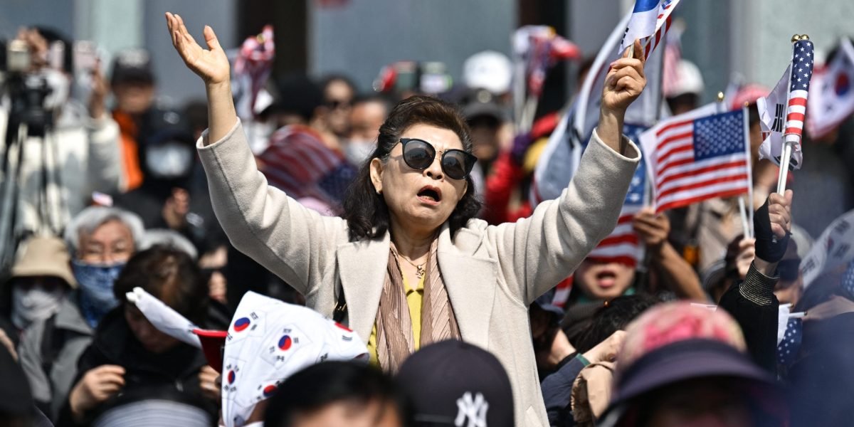 Os sul -coreanos em breve votarão em um novo presidente, depois que os tribunais defendem o impeachment de Yoon Suk Yeol por seu desastre da lei marcial