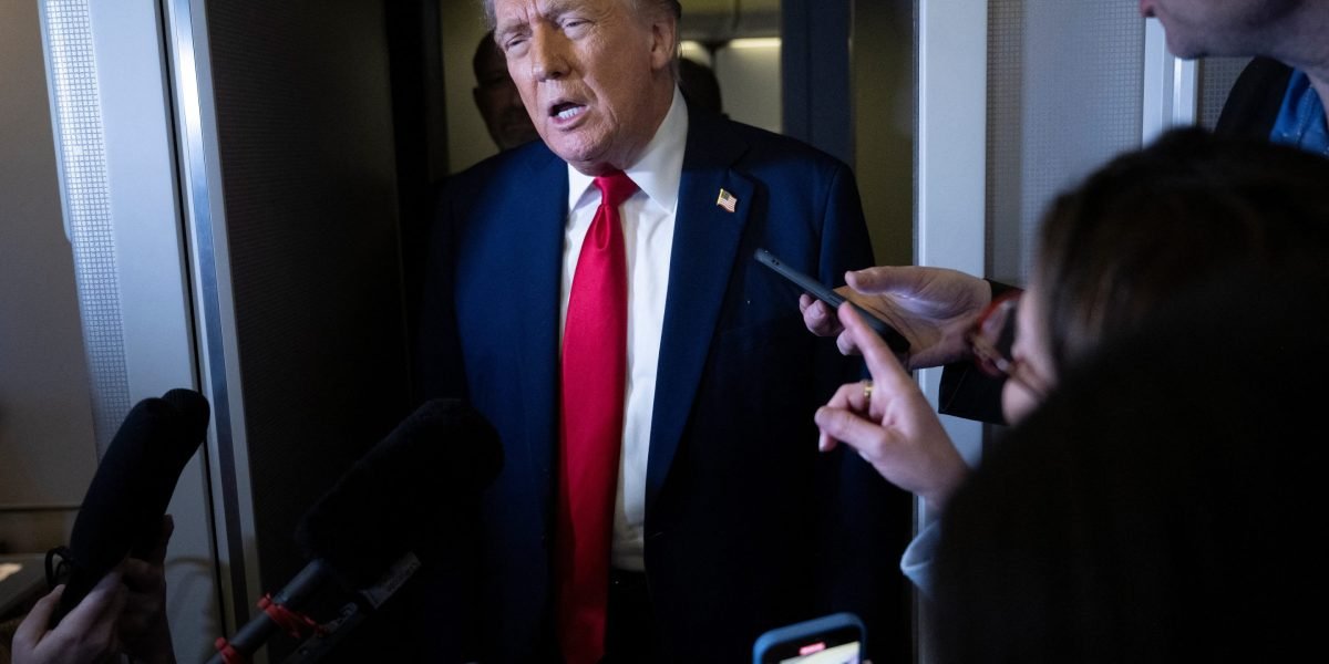 Trump diz que as tarifas trarão de volta empregos, mas os economistas não têm tanta certeza