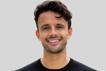 Consultor de fusões e aquisições em avaliações de comércio eletrônico